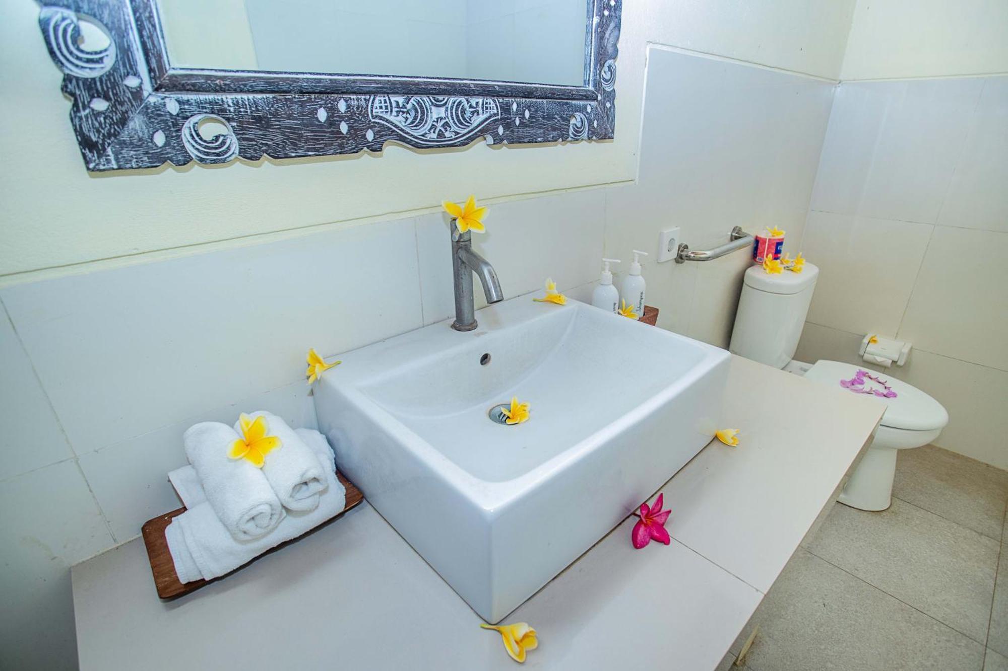 Hotel D'Muncuk Huts Lembongan Esterno foto