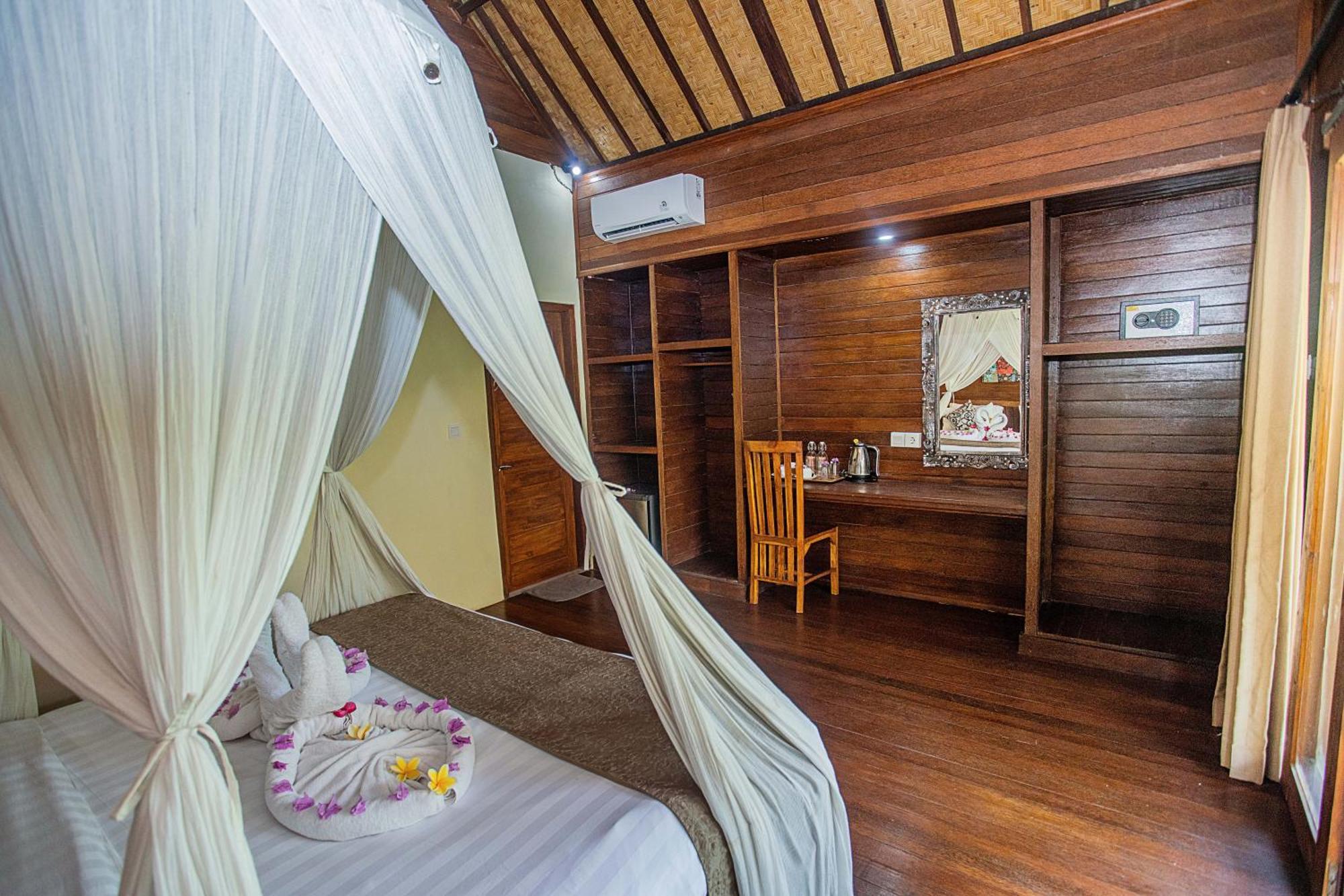Hotel D'Muncuk Huts Lembongan Esterno foto