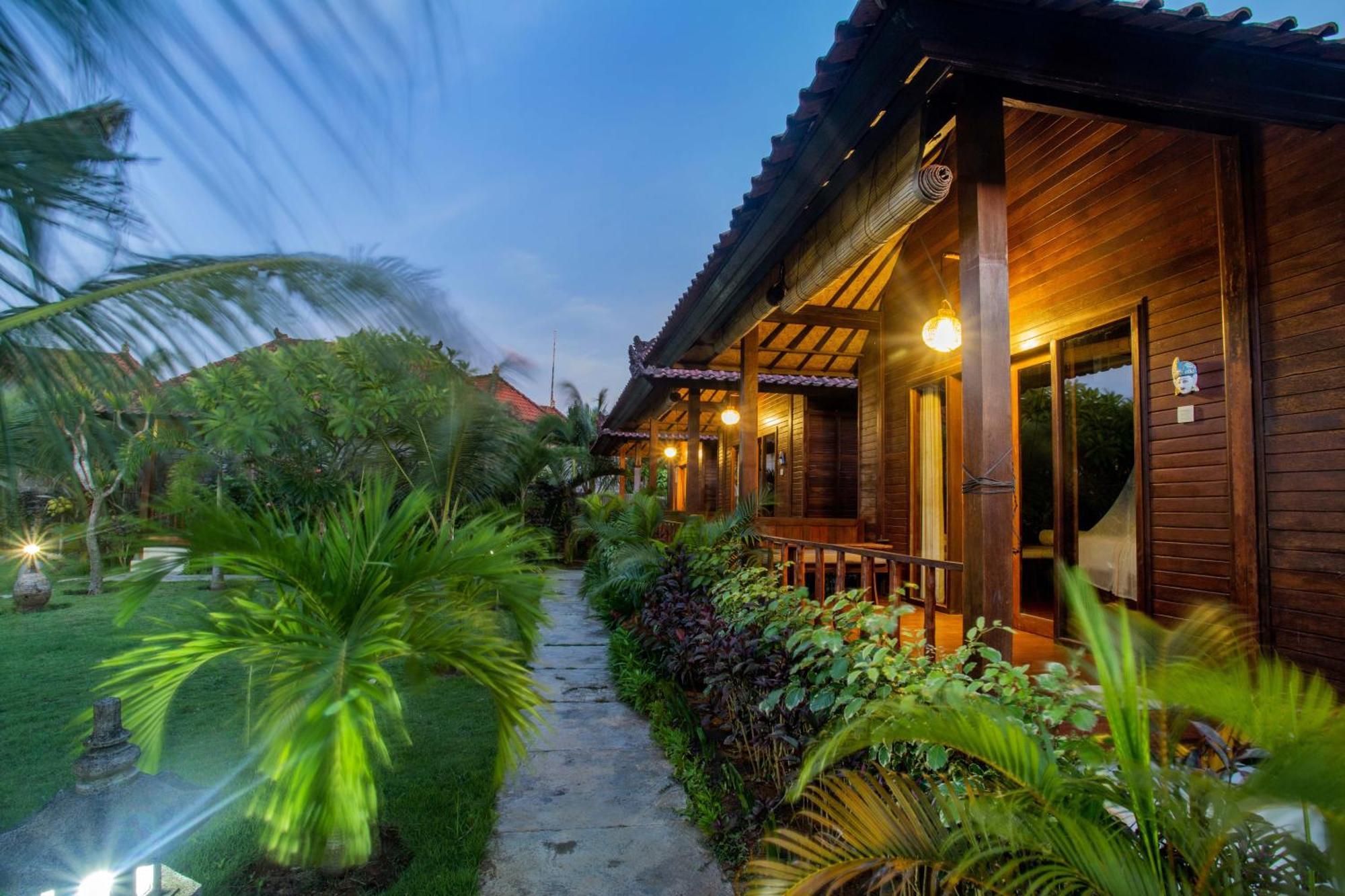 Hotel D'Muncuk Huts Lembongan Esterno foto
